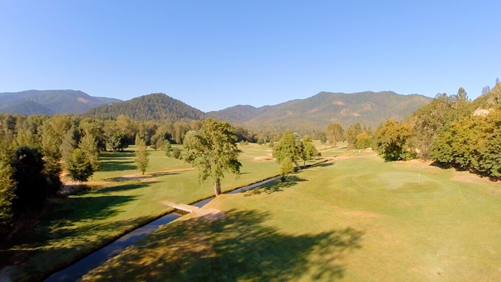 More Photos Of 7350 New Hope Rd, Grants Pass Golf Course Driving Range For Sale