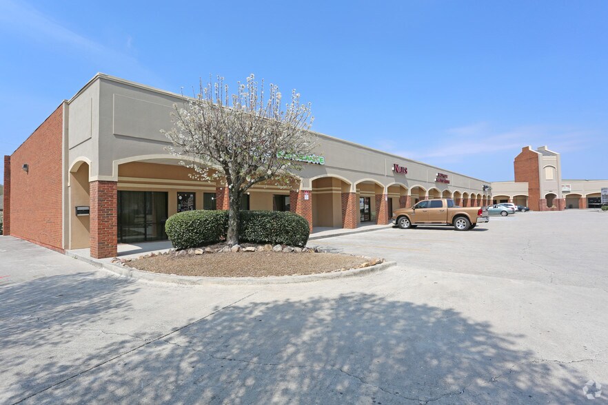 Primary Photo Of 10300 Bailey Cove Rd, Huntsville Storefront For Lease