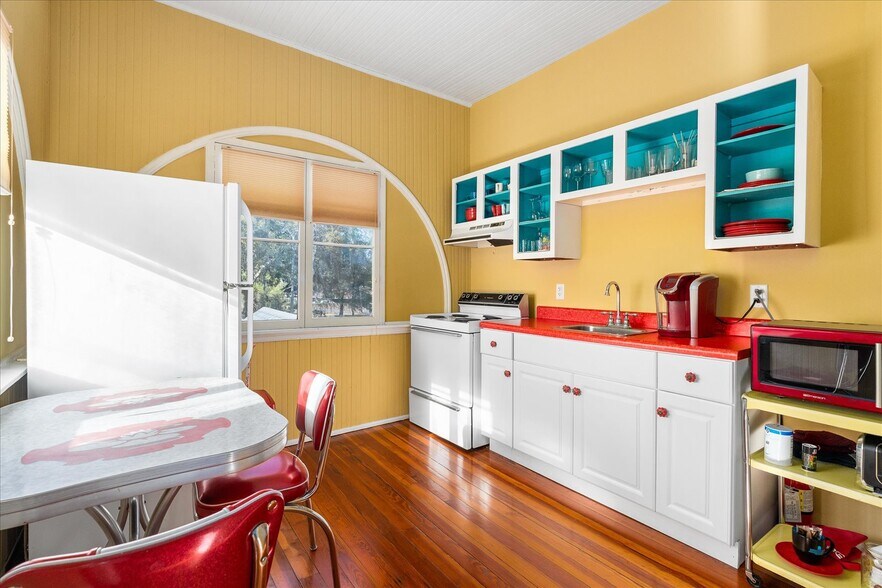 More Photos Of , Gainesville Hospitality For Sale