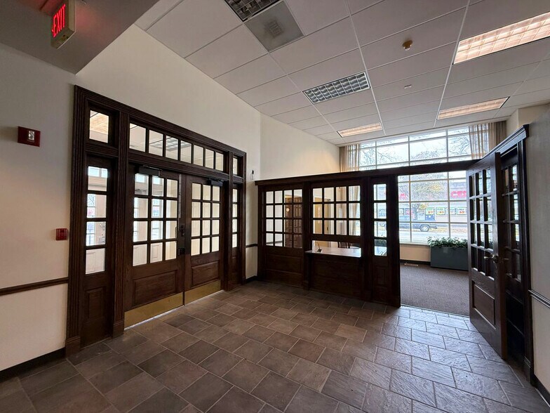 More Photos Of 7549 W 63rd St, Summit Argo Bank For Sale