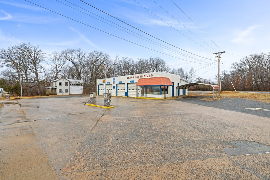 More Photos Of 16855 Oak St, Dillwyn Service For Sale