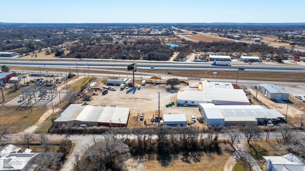 More Photos Of 302 N Access Rd, Clyde Showroom For Sale