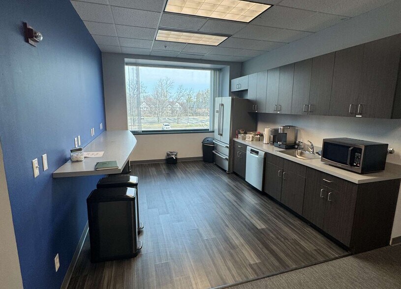 More Photos Of 20750 Civic Center Dr, Southfield Office For Lease