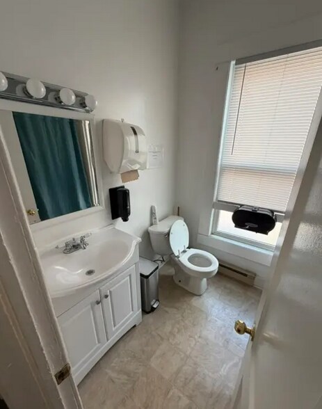 More Photos Of 519 Clinton Ave, Albany Office For Sale