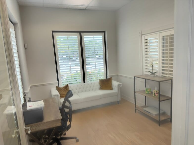 More Photos Of 9825 Marina Blvd, Boca Raton Medical For Lease