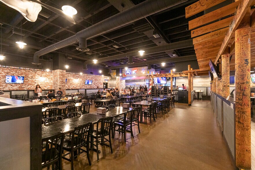 More Photos Of 1000 K St, Sacramento Restaurant For Lease