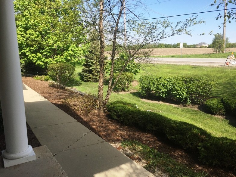 More Photos Of 3 Executive Ct, South Barrington Medical For Lease