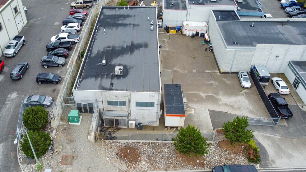 More Photos Of 250 Lougheed Rd, Kelowna Industrial For Sale