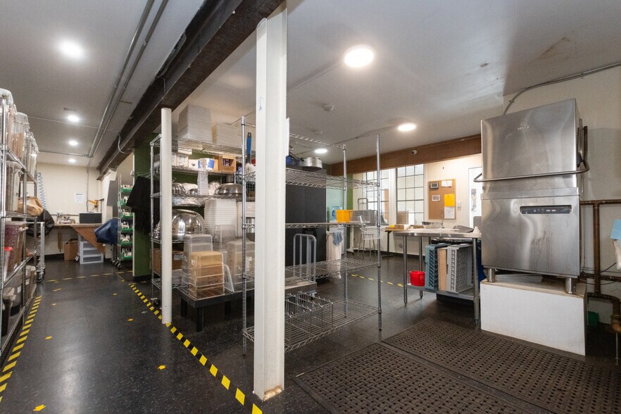 More Photos Of 10-12 Park St, Winchester Flex For Lease