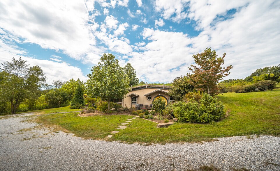 More Photos Of 295 Panthers Den Rd, Makanda Hotel For Sale