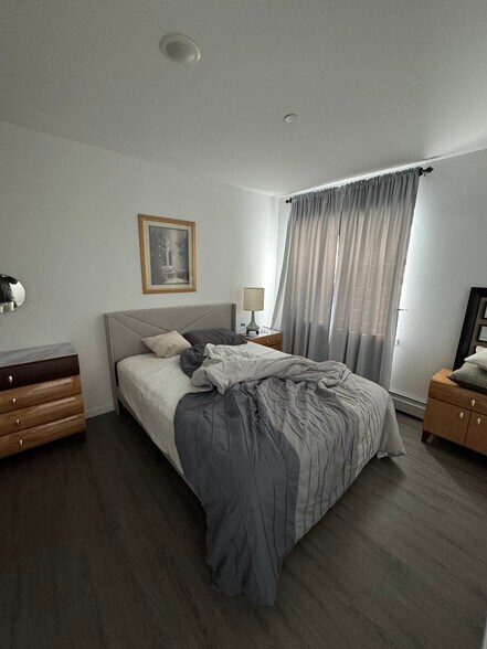 More Photos Of 3573 Laconia Ave, Bronx Apartments For Sale