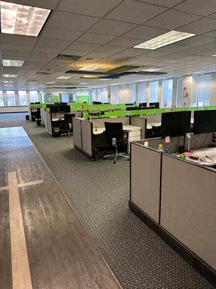 More Photos Of 26711 Northwestern Hwy, Southfield Office For Lease