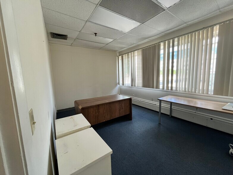 More Photos Of 14 Dartmouth St, Malden Office For Lease