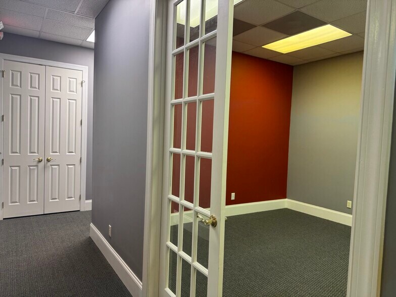 More Photos Of 4101 Main St, Hilton Head Island Office For Sale