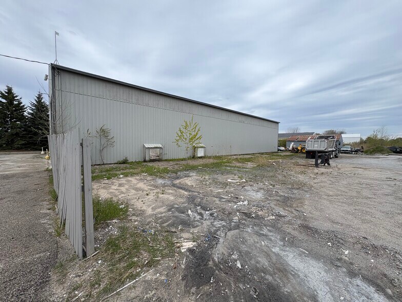 More Photos Of 755 S Pere Marquette Hwy, Ludington Warehouse For Lease