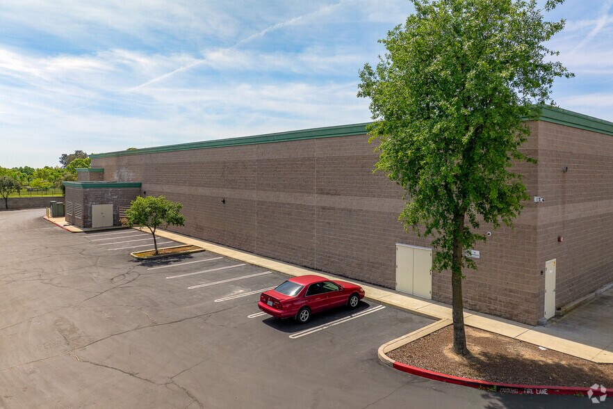 More Photos Of 400-440 Elkhorn Blvd, Rio Linda Unknown For Lease