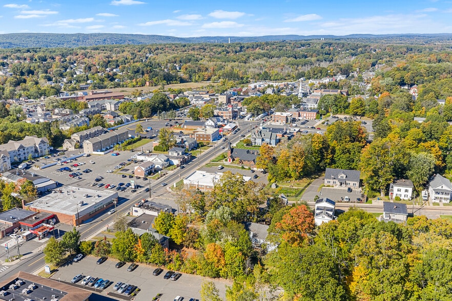 More Photos Of 132 Main St, Southington Bank For Lease