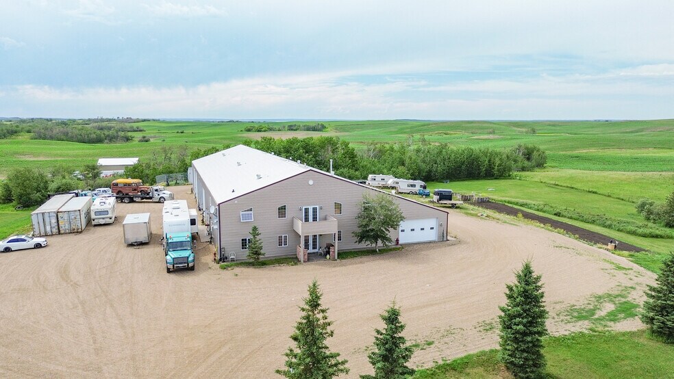 More Photos Of 40446 AB-56, Rochon Sands Service For Sale