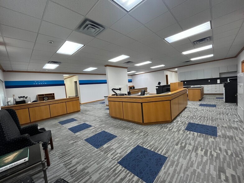 More Photos Of 10858 FM 346 W, Flint Office For Sale