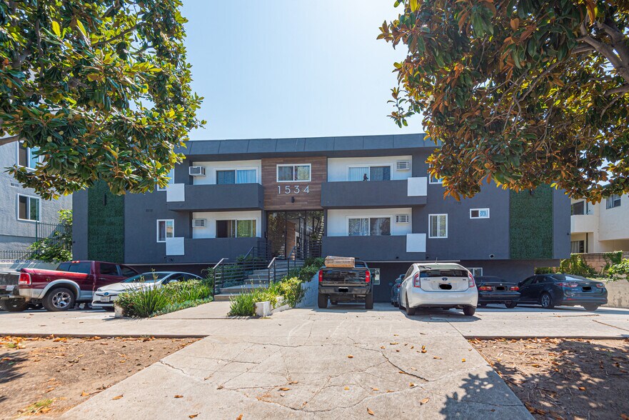 More Photos Of 1534 S Shenandoah St, Los Angeles Apartments For Sale