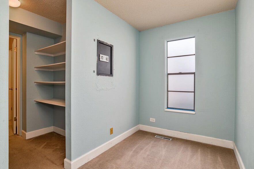 More Photos Of 2805-2901 S Locust St, Denver Apartments For Sale