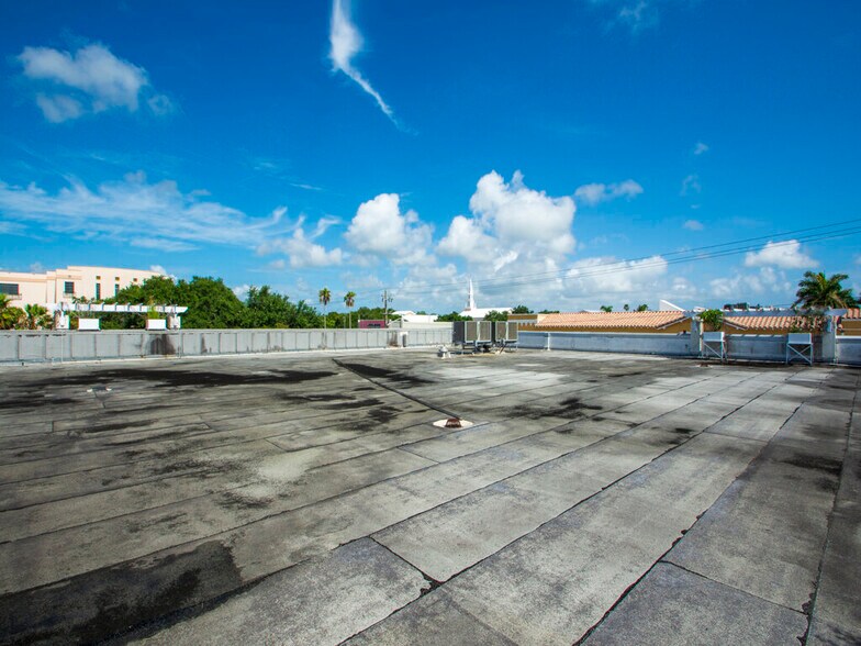 More Photos Of 2045 14th Ave, Vero Beach Office Residential For Sale