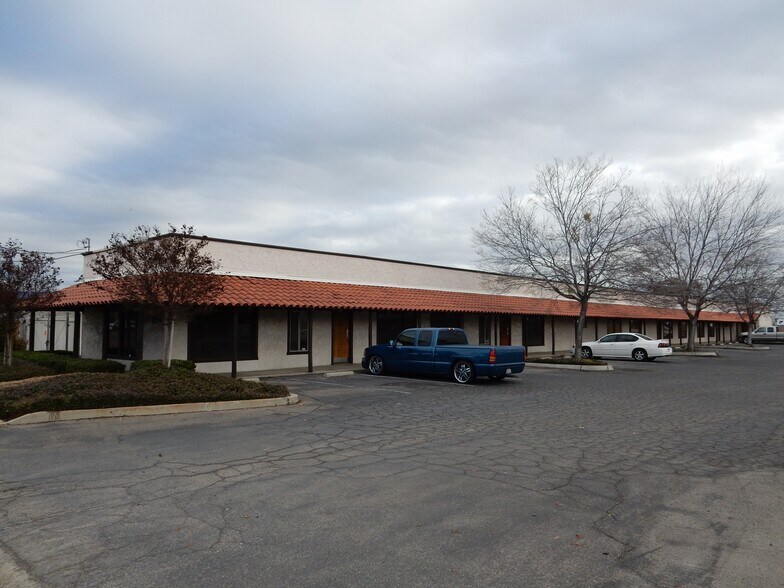 More Photos Of 724 N Ben Maddox Way, Visalia Office For Lease