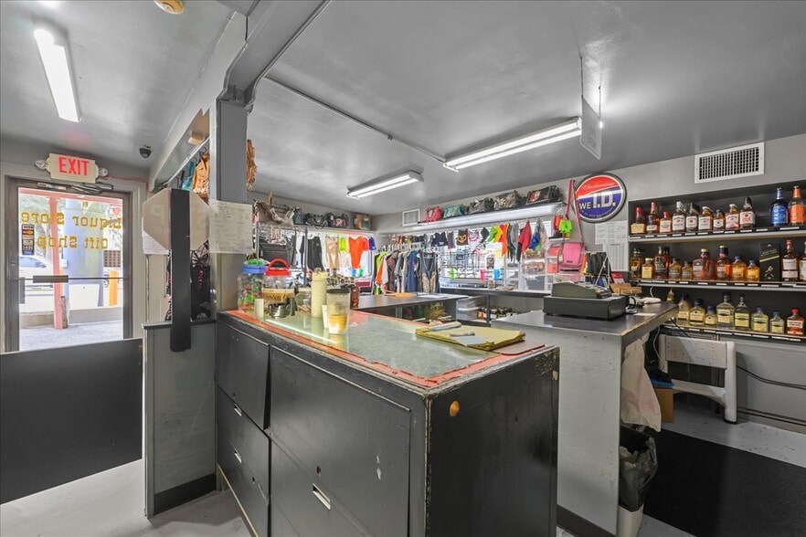 More Photos Of 337 S US Highway 17, East Palatka General Retail For Sale