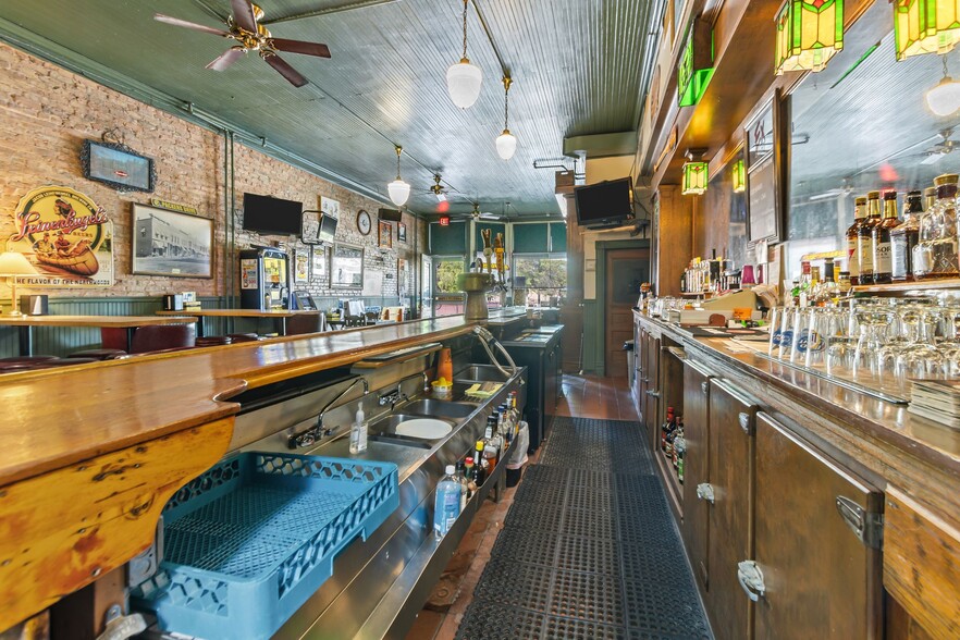 More Photos Of 114 N Capron St, Berlin Restaurant For Sale