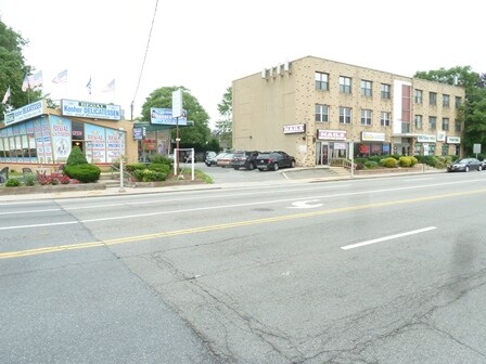 More Photos Of 1120 Old Country Rd, Plainview Office For Lease