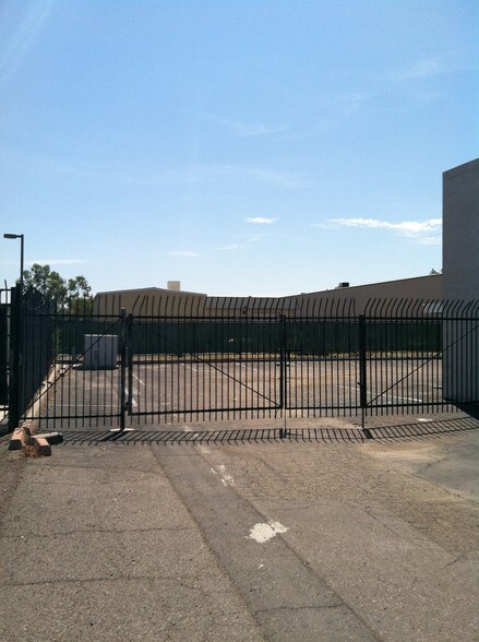 More Photos Of 4643 S 32nd St, Phoenix Warehouse For Lease