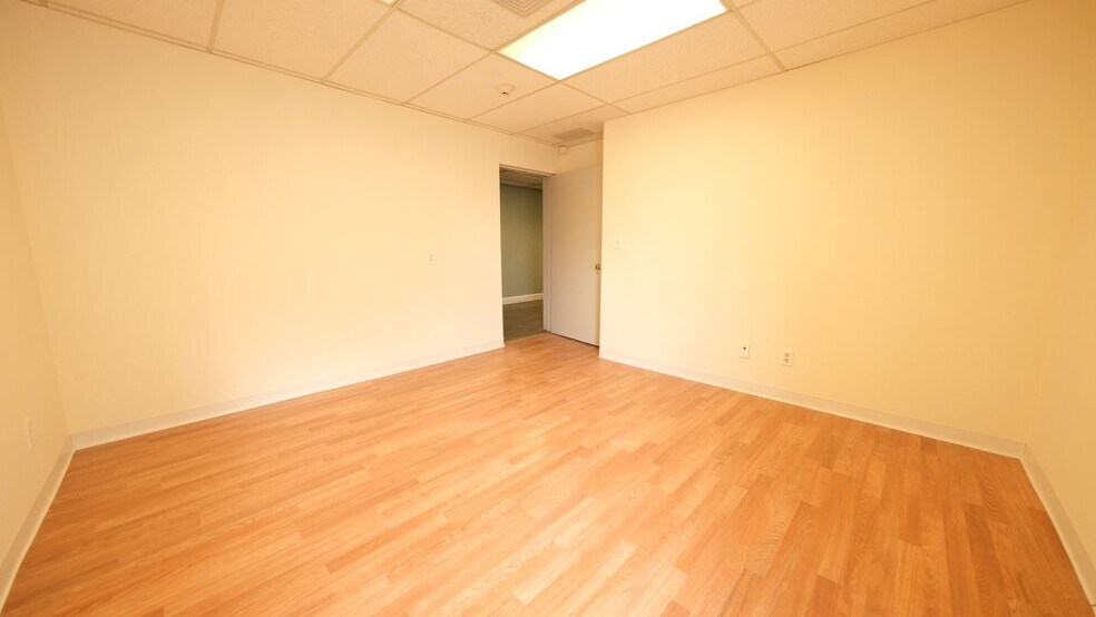 More Photos Of 761 Park Ave, Cranston Medical For Lease