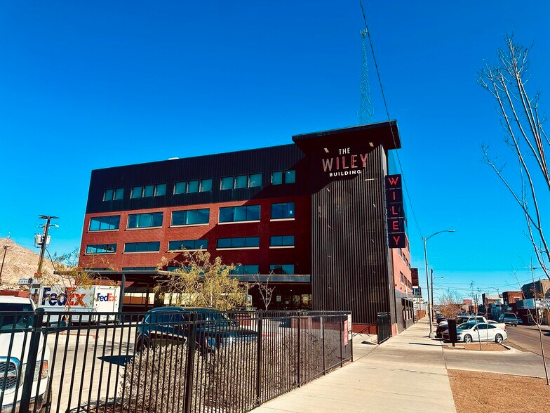 More Photos Of 1125 Texas Ave, El Paso Medical For Lease