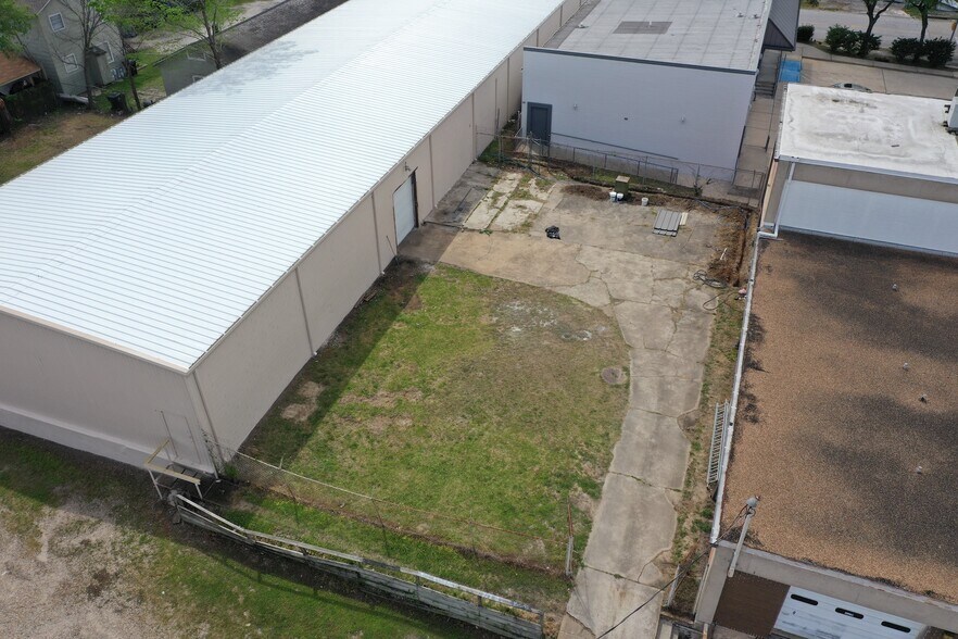 More Photos Of 1812 Wayside Dr, Houston Distribution For Lease