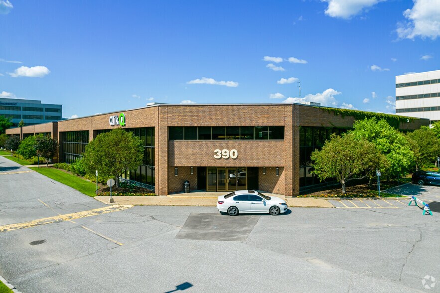 More Photos Of 390 March Rd, Ottawa Flex For Lease