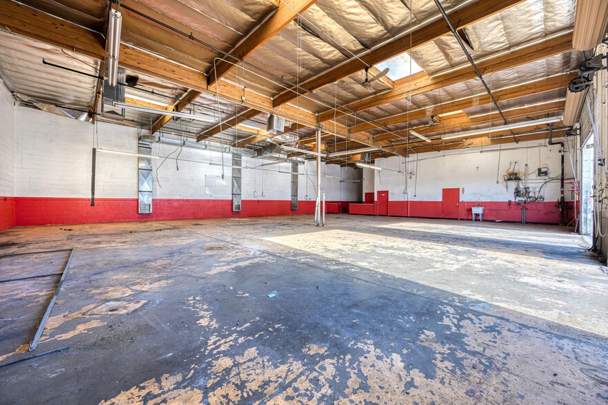 More Photos Of 4185 W Tompkins Ave, Las Vegas Auto Repair For Sale