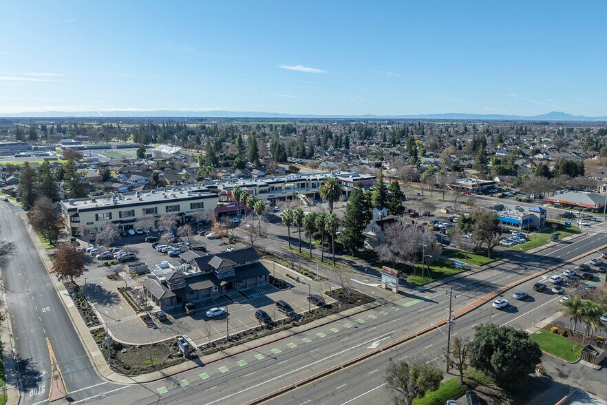 More Photos Of 1110 W Kettleman Ln, Lodi Unknown For Lease