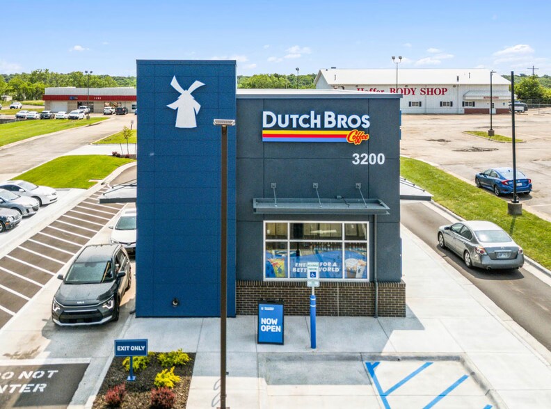 Primary Photo Of 3200 SW Topeka Blvd, Topeka General Retail For Sale