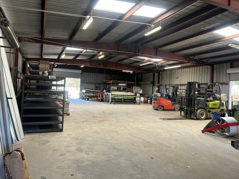 More Photos Of 40895 Interstate 10 W, Boerne Flex For Sale