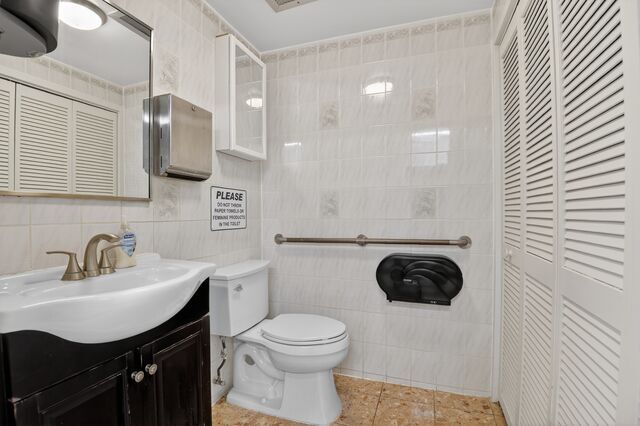 More Photos Of 6400 Seven Corners Pl, Falls Church Office For Sale