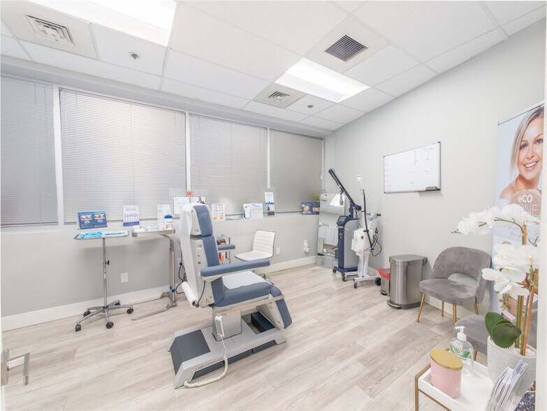 More Photos Of 4437 Brookfield Corporate Dr, Chantilly Office For Sale