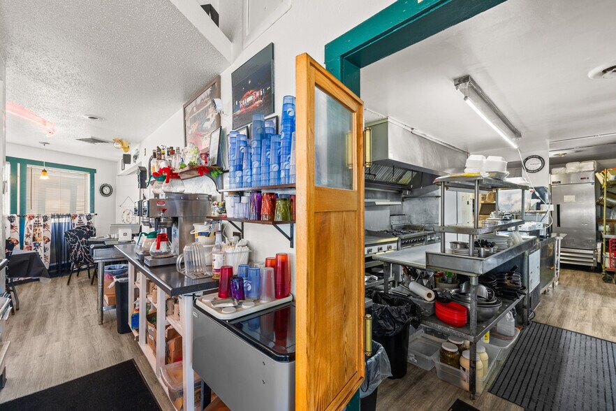 More Photos Of 601 Main St, Junction City Restaurant For Sale