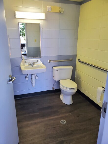 More Photos Of 24173 US Highway 80 E, Statesboro Auto Repair For Sale