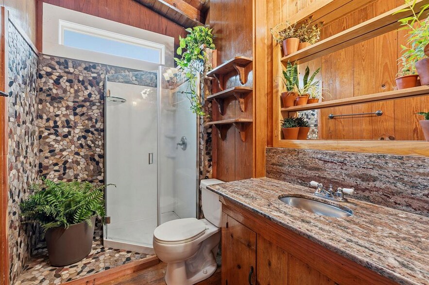 More Photos Of 1770 Elder Hill rd, Driftwood Specialty For Sale
