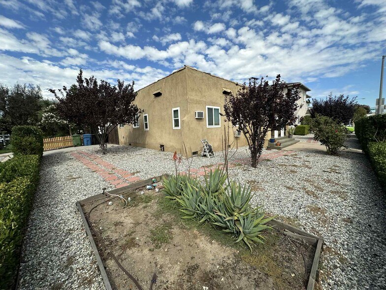 More Photos Of 1111-1121 W Alhambra Rd, Alhambra Apartments For Sale