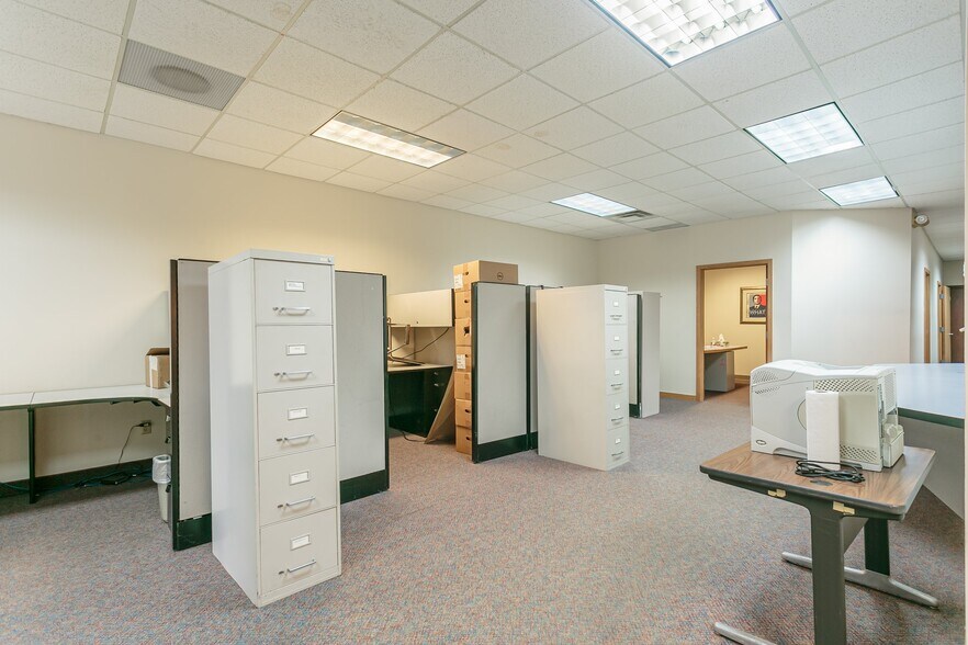 More Photos Of 300 Buell Rd, Rochester Loft Creative Space For Sale