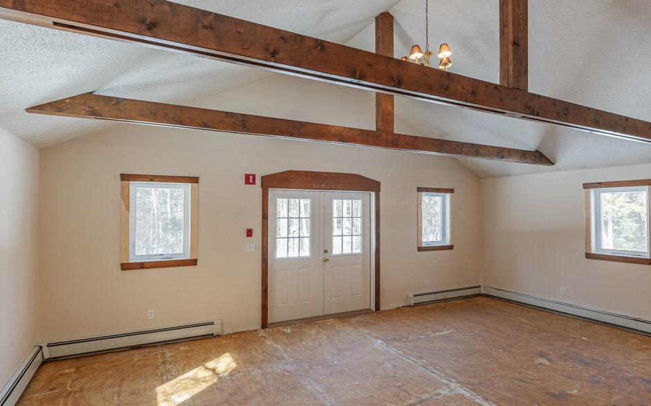 More Photos Of 140 Tully Brook Rd, Richmond Flex For Sale