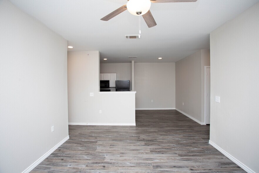 More Photos Of 2627 Oak Dr, Lubbock Apartments For Sale