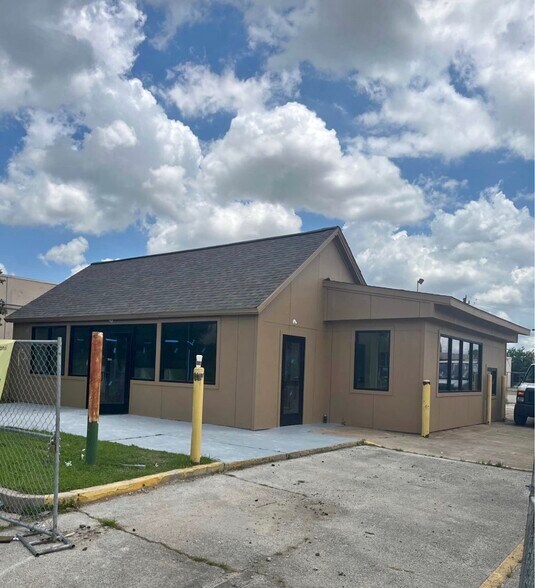 Primary Photo Of 7810 Bellfort Rd, Houston Restaurant For Sale