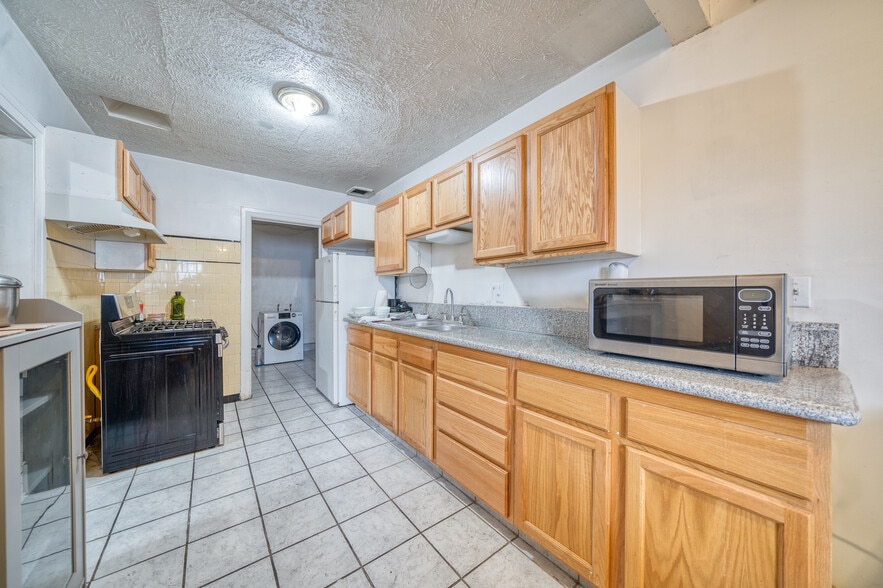 More Photos Of 4700 W Imperial Hwy, Inglewood Storefront Retail Residential For Sale